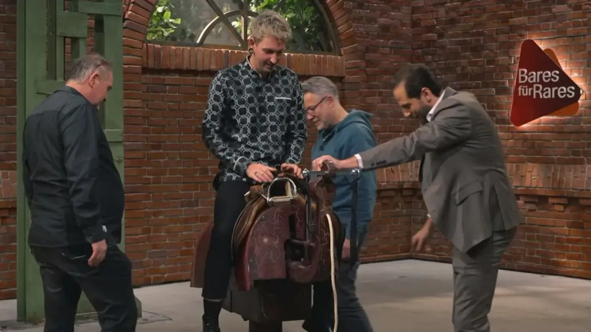 Auch Fabian Kahl reitet eine Runde auf dem kuriosen Teil.
