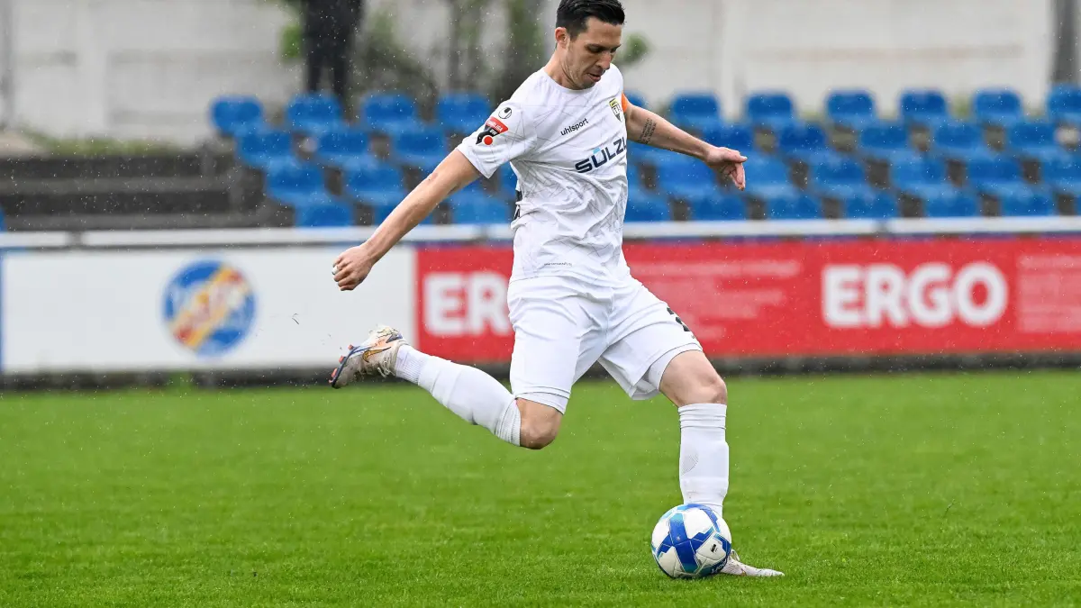 1. CFR Pforzheim vs. TSG Balingen Fussball, Oberliga Baden - Württemberg, 28. Spieltag , 2024/2025, 17.04.2025,: Portrait, Freisteller, Matthias Schmitz (TSG Balingen Fussball, #25), 1. CFR Pforzheim vs. TSG Balingen Fussball, Oberliga Baden - Württemberg, 28. Spieltag , 2024/2025, 17.04.2025,, Foto:Eibner-Pressefoto/Bernd Leitner
