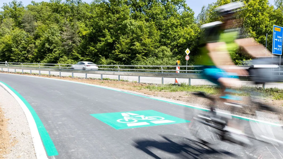 Der neue Radschnellweg von Ehningen nach Böblingen ist fertig und offiziell eröffnet.