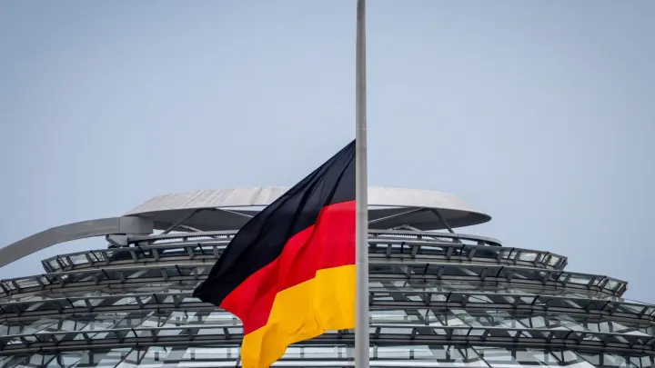 Warum ist heute Halbmast geflaggt? - Das ist der Hintergrund