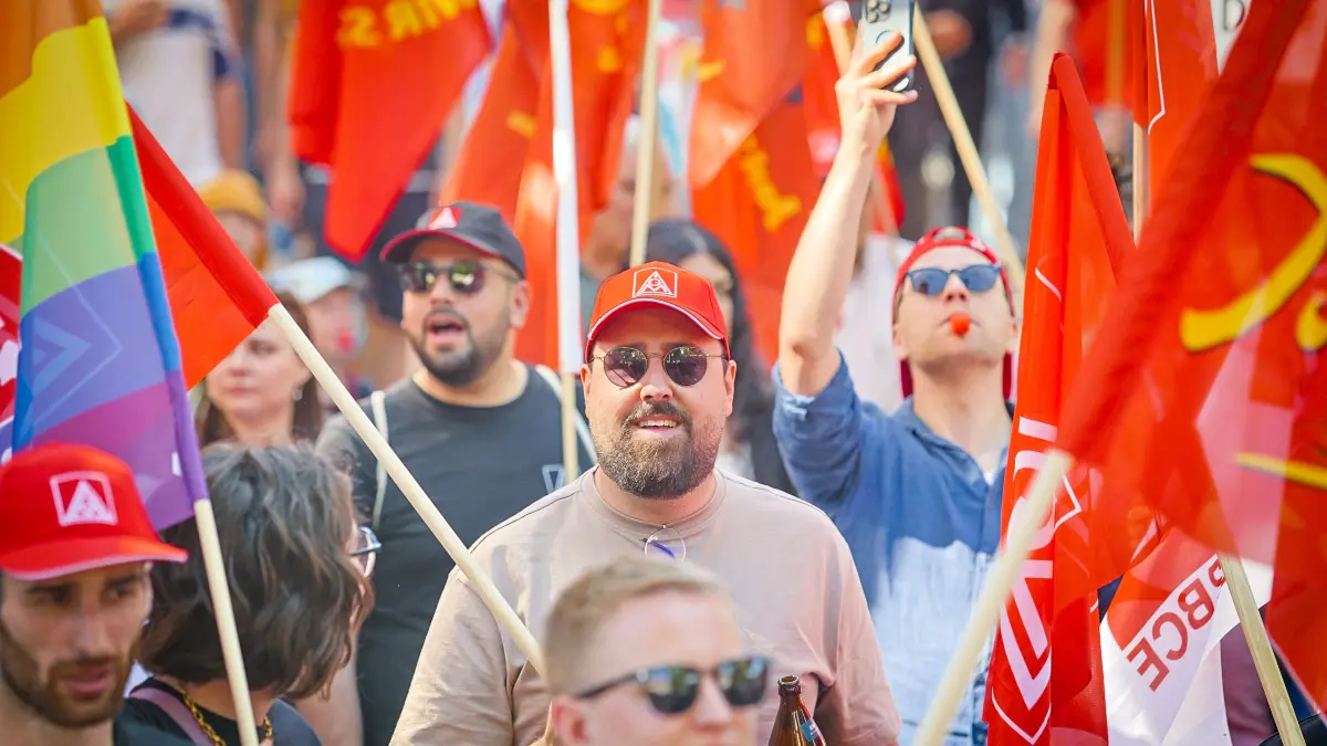 Maikundgebung des DGB - Demozug durch die Stadt