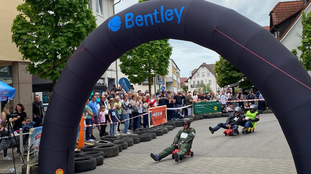 Bentley Car Race 2025, das erste Bobbycar-Rennen in Hechingen Herrenackerstraße