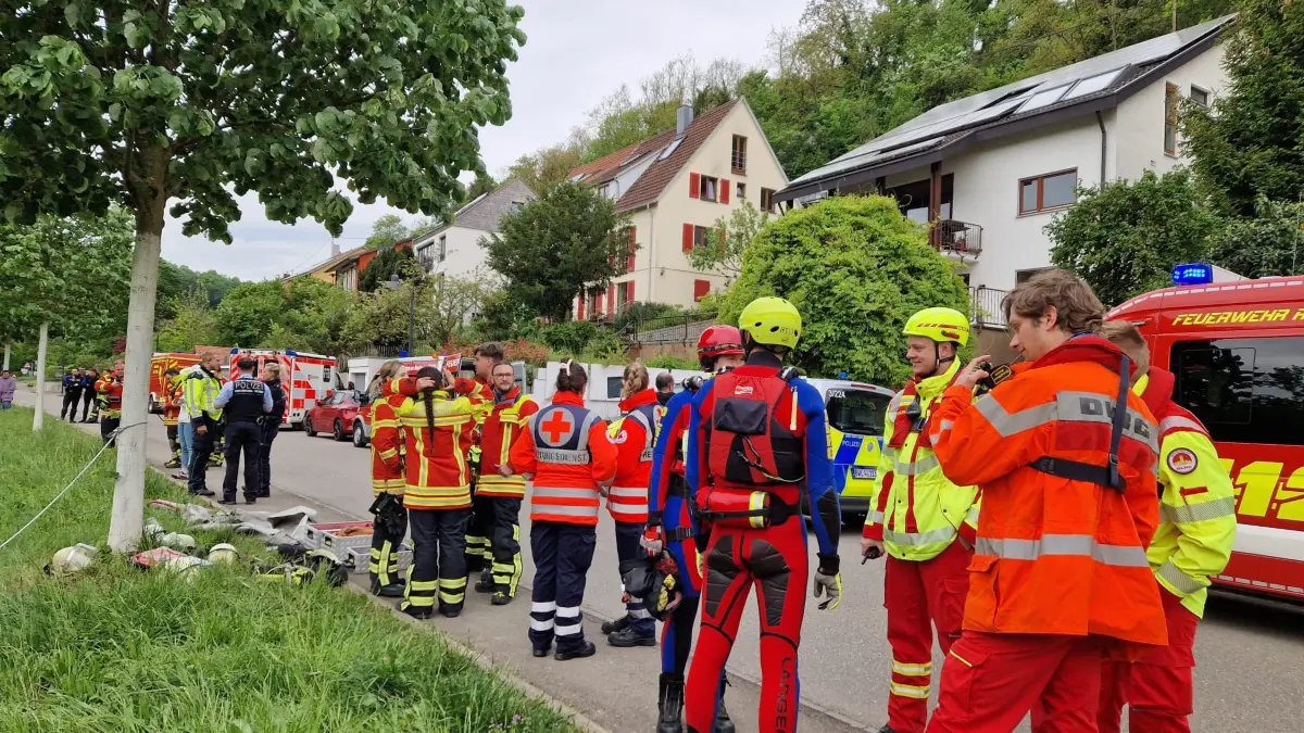 Die Rottenburger Feuerwehr, sowie die Feuerwehren Tübingen und Reutlingen waren im Einsatz. Vor Ort waren auch die Polizei, das DRK sowie der DLRG Rettungsdienst.