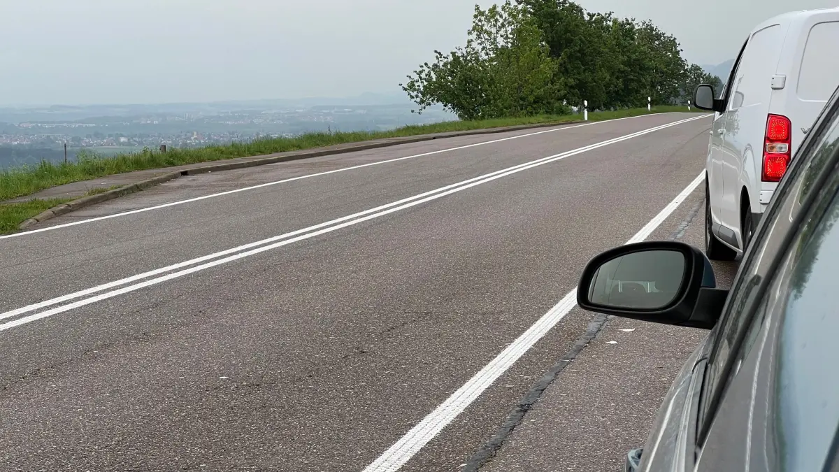 Aasrücken, Parkbuchten noch immer nicht gesperrt - Hohenstaufen, Maitis, Lenglingen