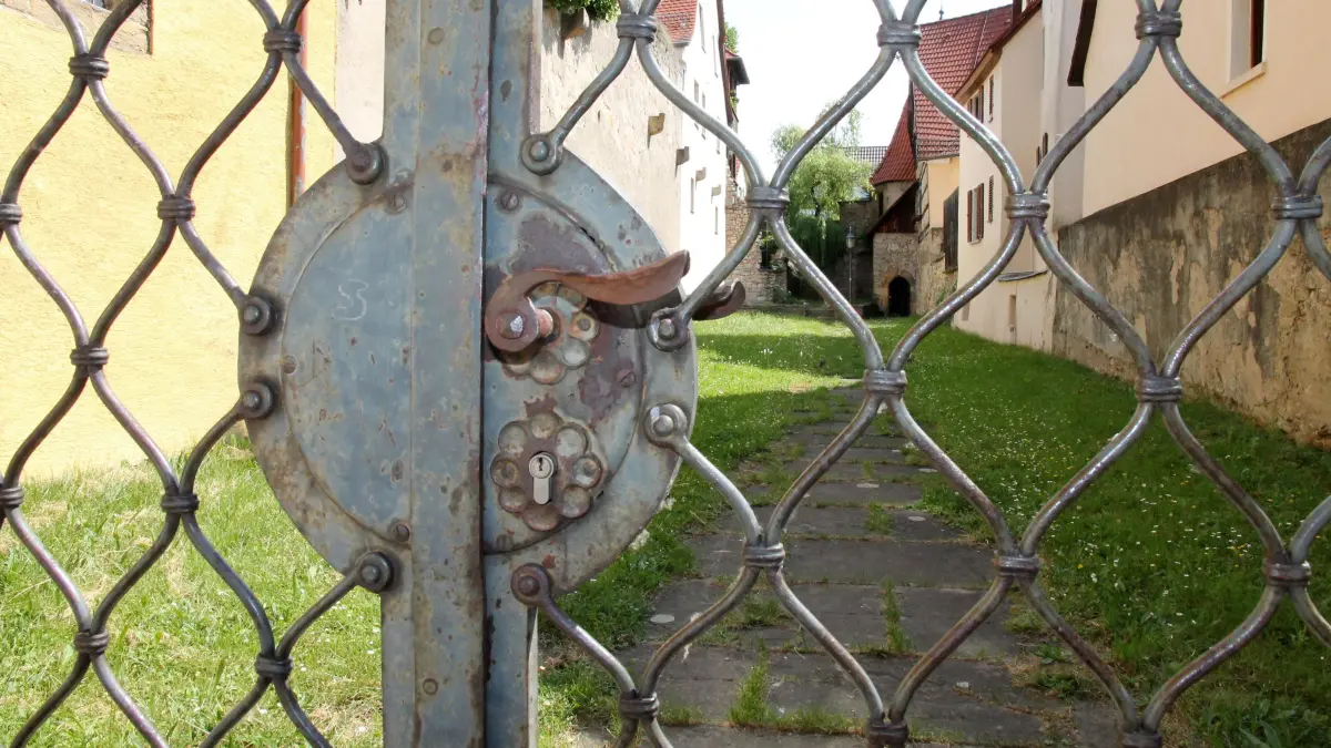 (ohne Überschrift): Vorsicht: Dieses Foto ist möglicherweise nur für den einstigen Verlag Schwäbisches Tagblatt verwendbar. Der Zwinger in Rottenburg, 1.6.2017; bild: Henning