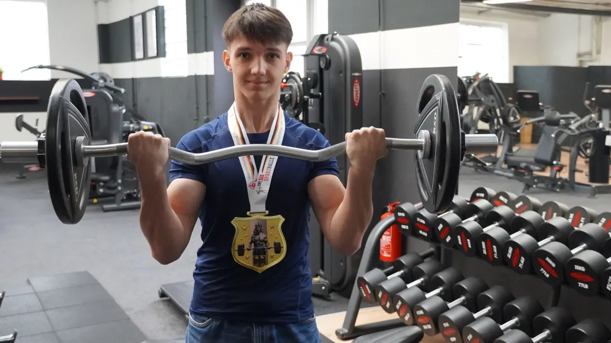 Adam Sahin 18 aus Gaildorf ist Deutscher Meister im Bizeps Strict Curls 2025