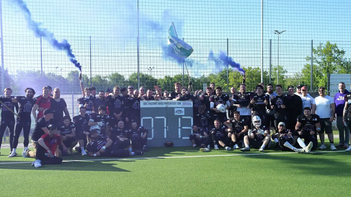 American Football | SSV Reutlingen 05 Eagles II vs. Hellenstein Rascals: American Football / KL | SSV Reutlingen 05 Eagles II (schwarz) vs. Hellenstein Rascals // 2025-05-10 // Foto: Joachim Baur // Eagles II gewinnen ihr erstes Spiel