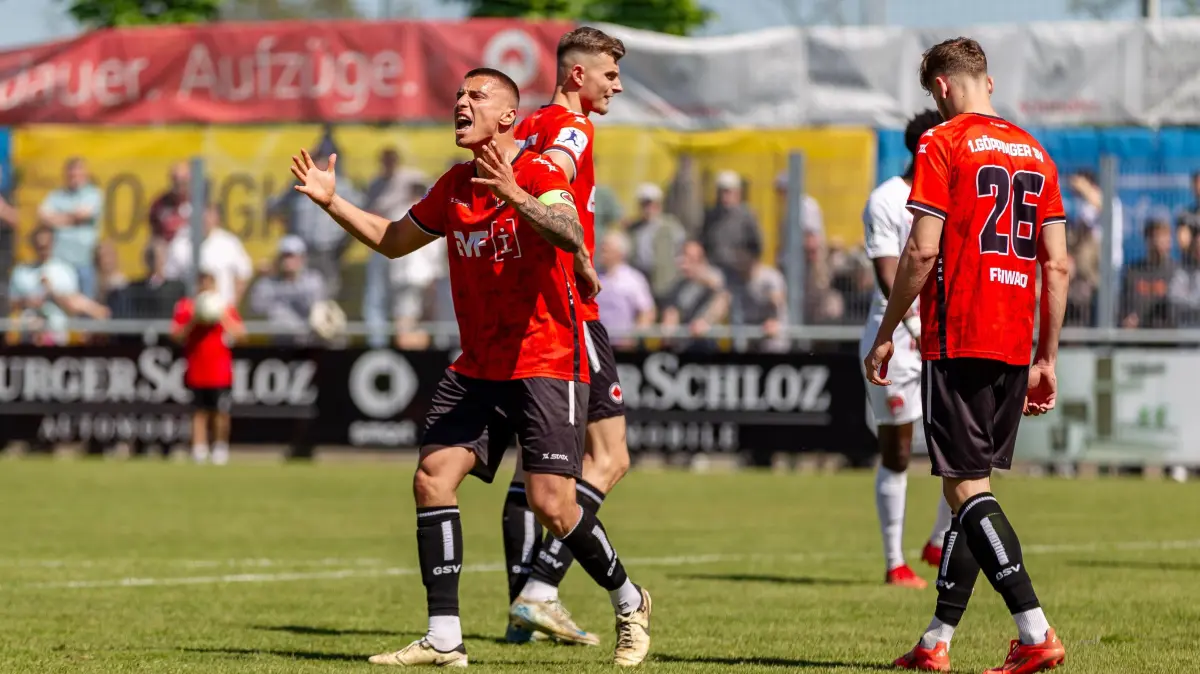 GER, 1. Goeppinger SV vs. Kickers Offenbach, Fussball, Regionalliga BW, 33. Spieltag, Saison 2024/2025, 10.05.2025: Emotionen lauter Schrei Filip Milisic (1. Goeppinger SV #28),
GER, 1. Goeppinger SV vs. Kickers Offenbach, Fussball, Regionalliga BW, 33. Spieltag, Saison 2024/2025, 10.05.2025,
Foto: Eibner-Pressefoto/Jani Pless