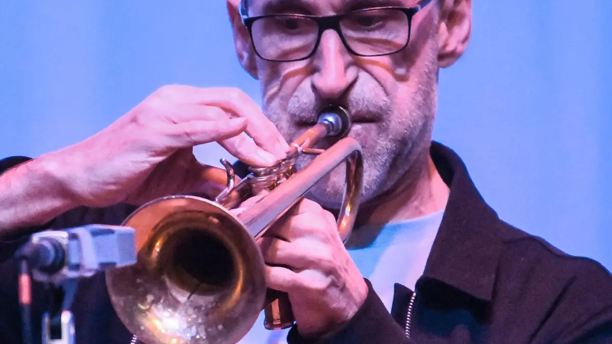 Ralph Alessi begeisterte mit seinem Trio beim Konzert im Stadthaus.