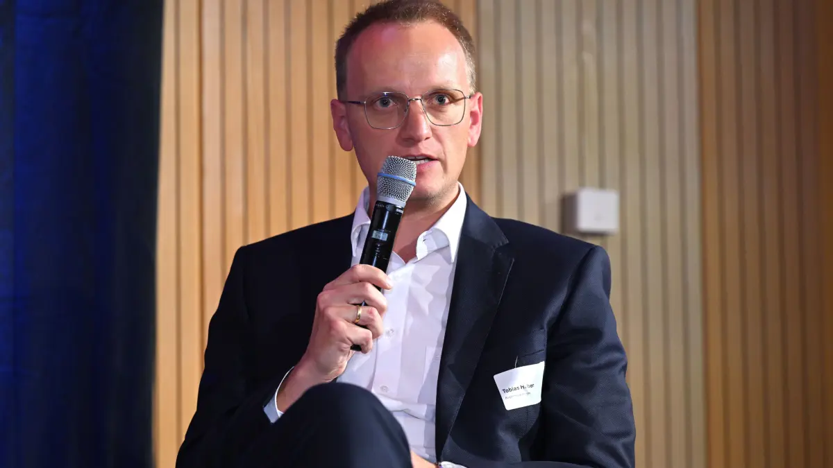 Der Ehinger Bürgermeister Tobias Huber verdeutlichte die Anstrengungen der Stadt Ehingen, um aus dem statistisch jeden fünften "armen" Kind auf ein sechstes, siebtes Kind oder noch mehr zu reduzieren.