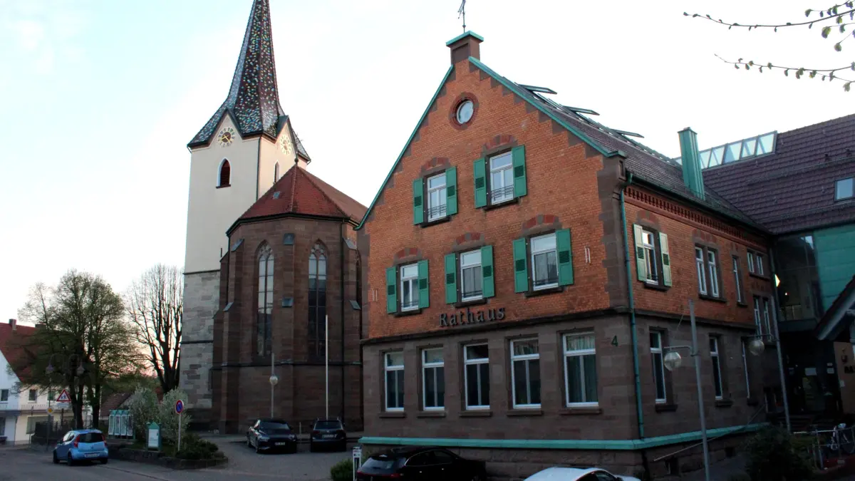 Der alte denkmalgeschützte Teil des Bühlerzeller Rathaus könnte im Rahmen des Städtebausanierungsprogramms modernisiert werden.