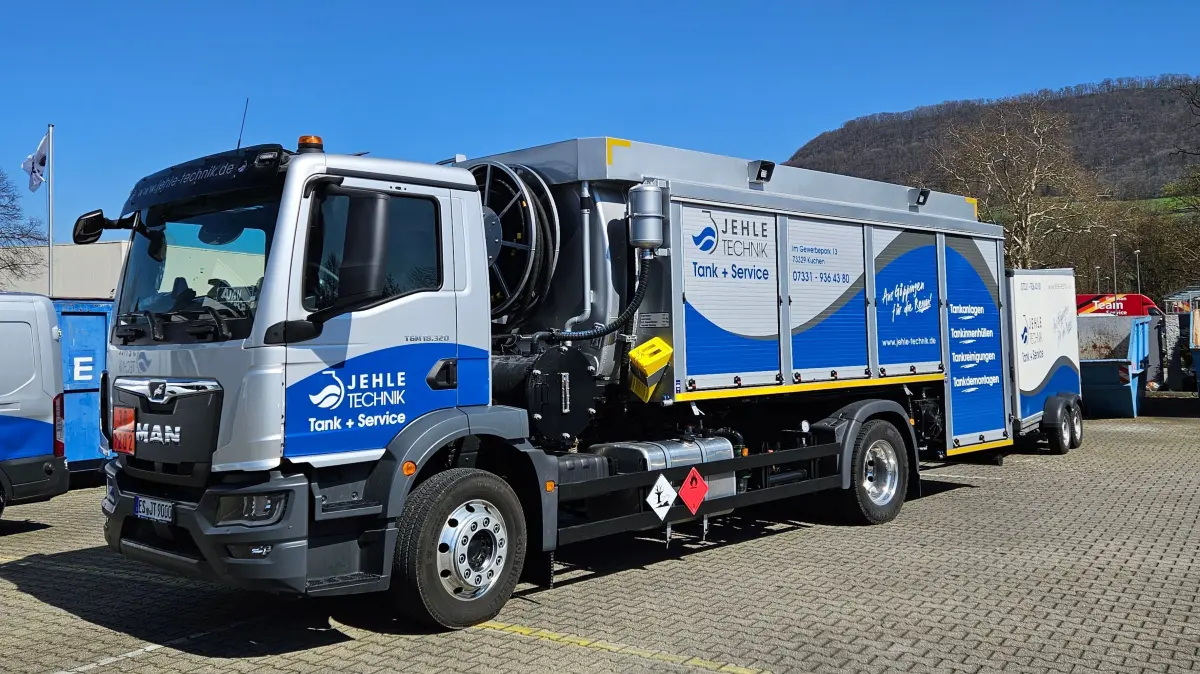 Ein zweiter Tankwagen mit modernem 3-Kammer-System sorgt für mehr Ressourcen und eine schnellere Einsatzfähigkeit der Profis.