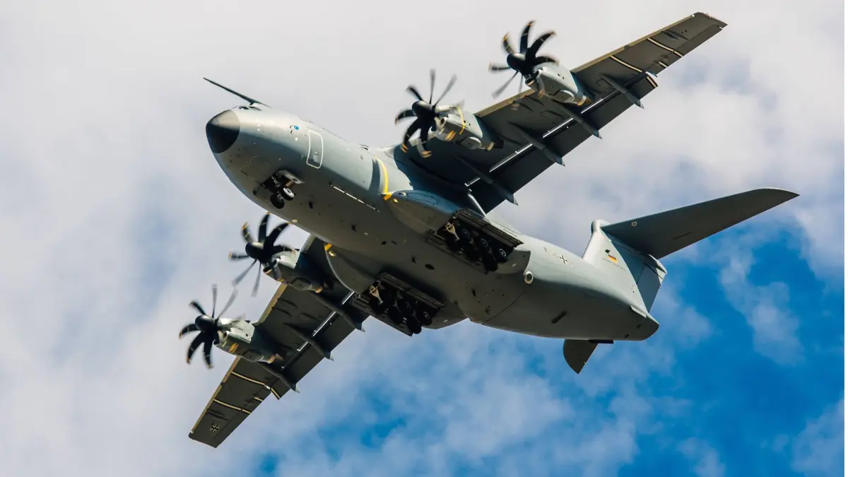 Erfurt , 030418 , Airbus A400M-180 der Luftwaffe Im Bild: Landeanflug eines Airbus A400M-180 5410 der Luftwaffe auf dem Flughafen Erfurt-Weimar Erfurt 030418 Airbus A400M 180 of the Luftwaffe In the picture landing approach of an Airbus A400M 180 54 10 of the Luftwaffe at the airport Erfurt Weimar
