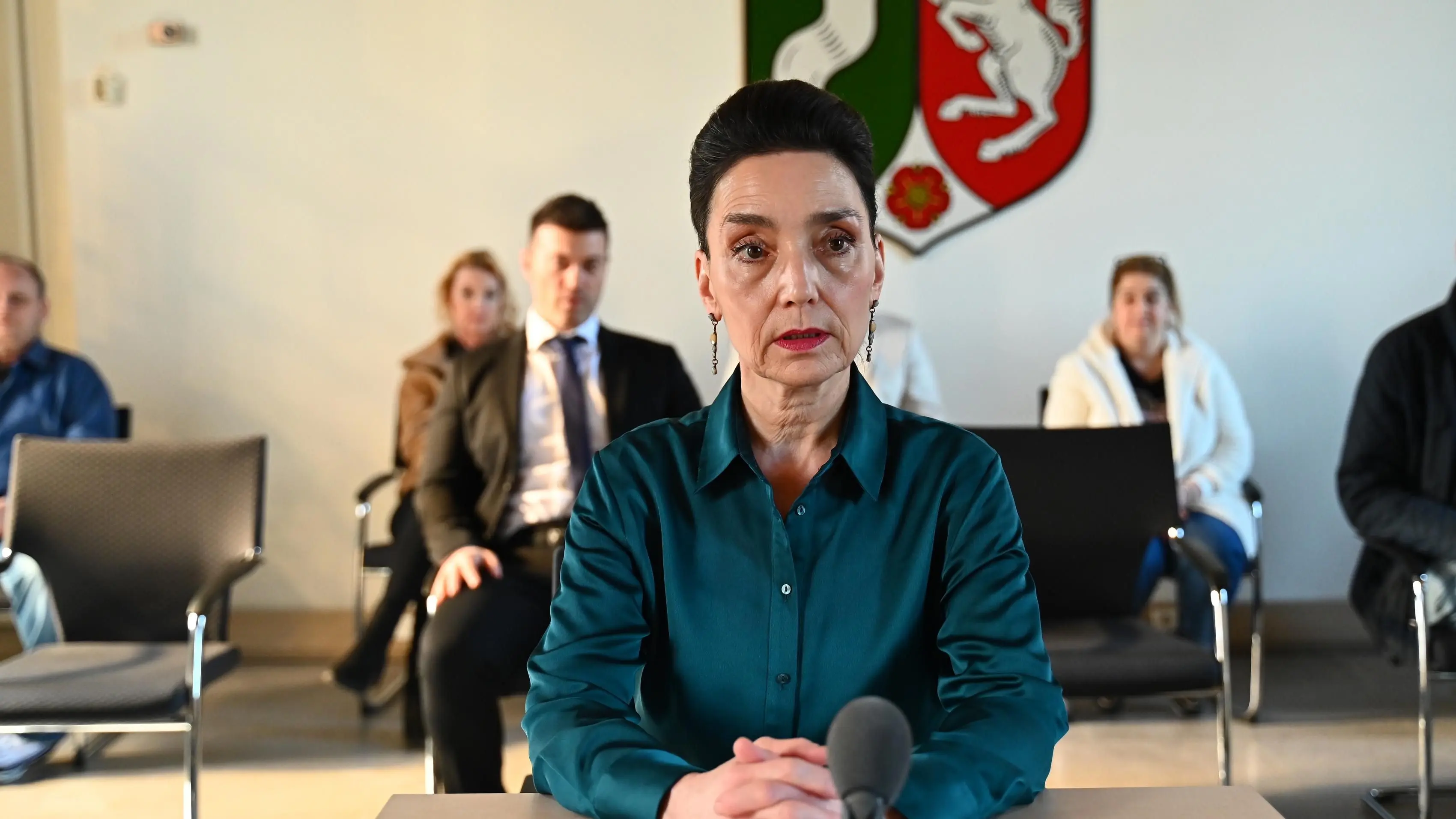 Simone (Tatjana Clasing) könnte Jenny noch retten.