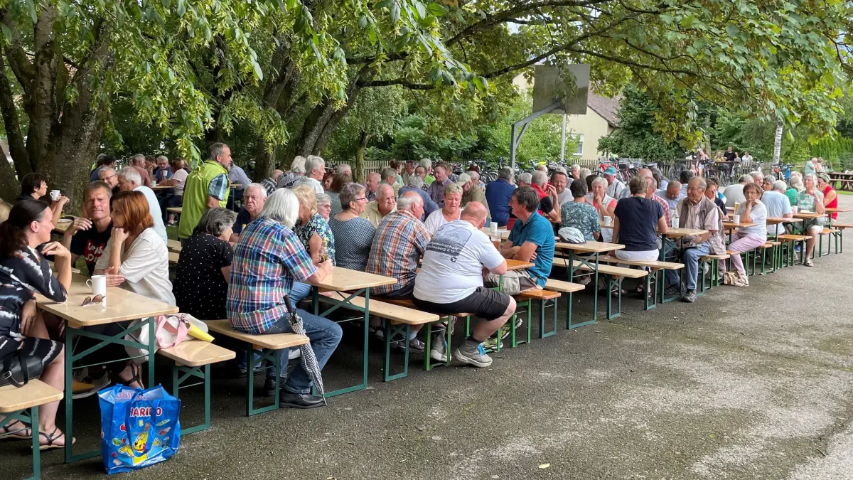 Die Dorfhocketse ist ein gemütliches Fest in Rechenberg.