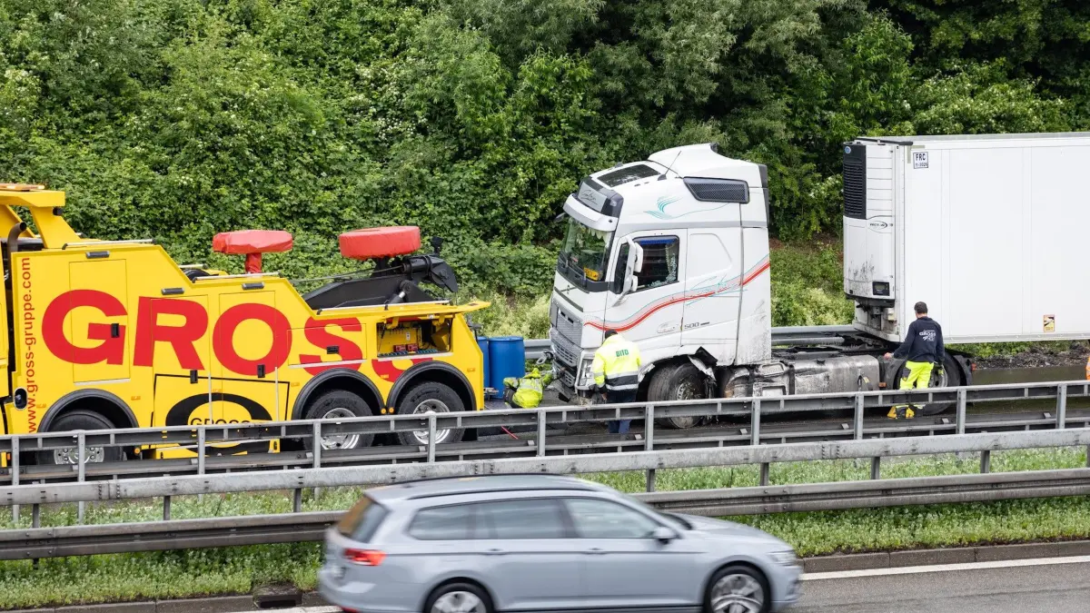 Unfall B10 Göppingen-West Lkw