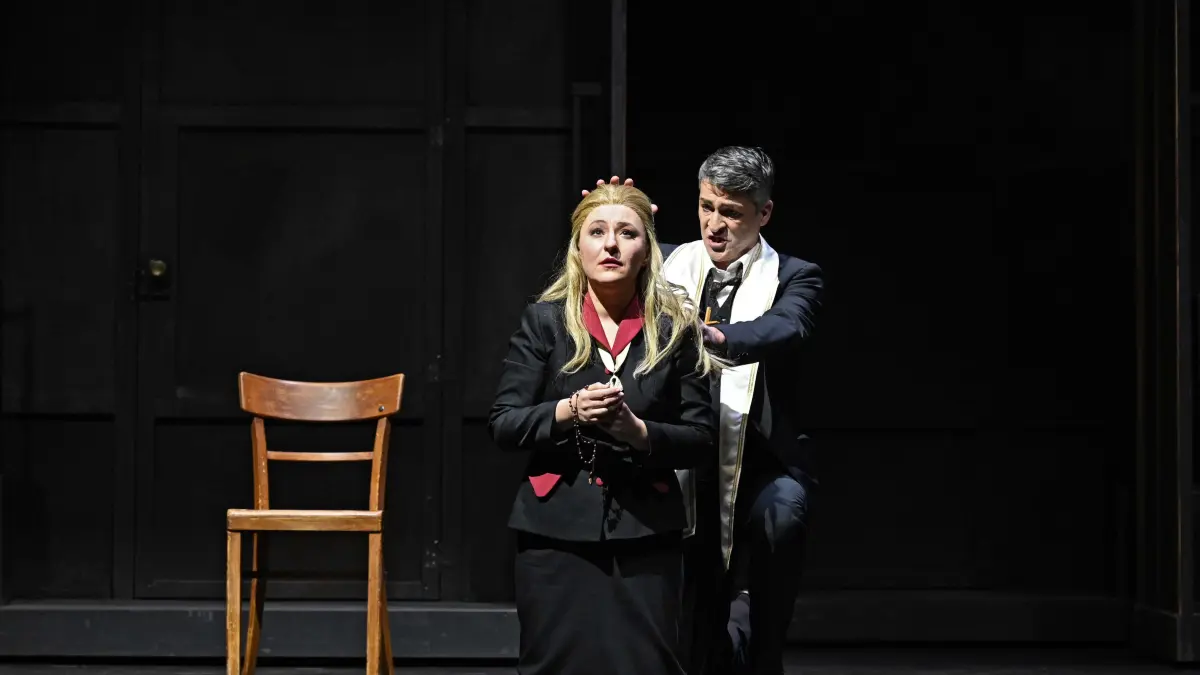 Maryna Zubky in der Titelpartie der Donizetti-Oper "Maria Stuarda" am Theater Ulm.