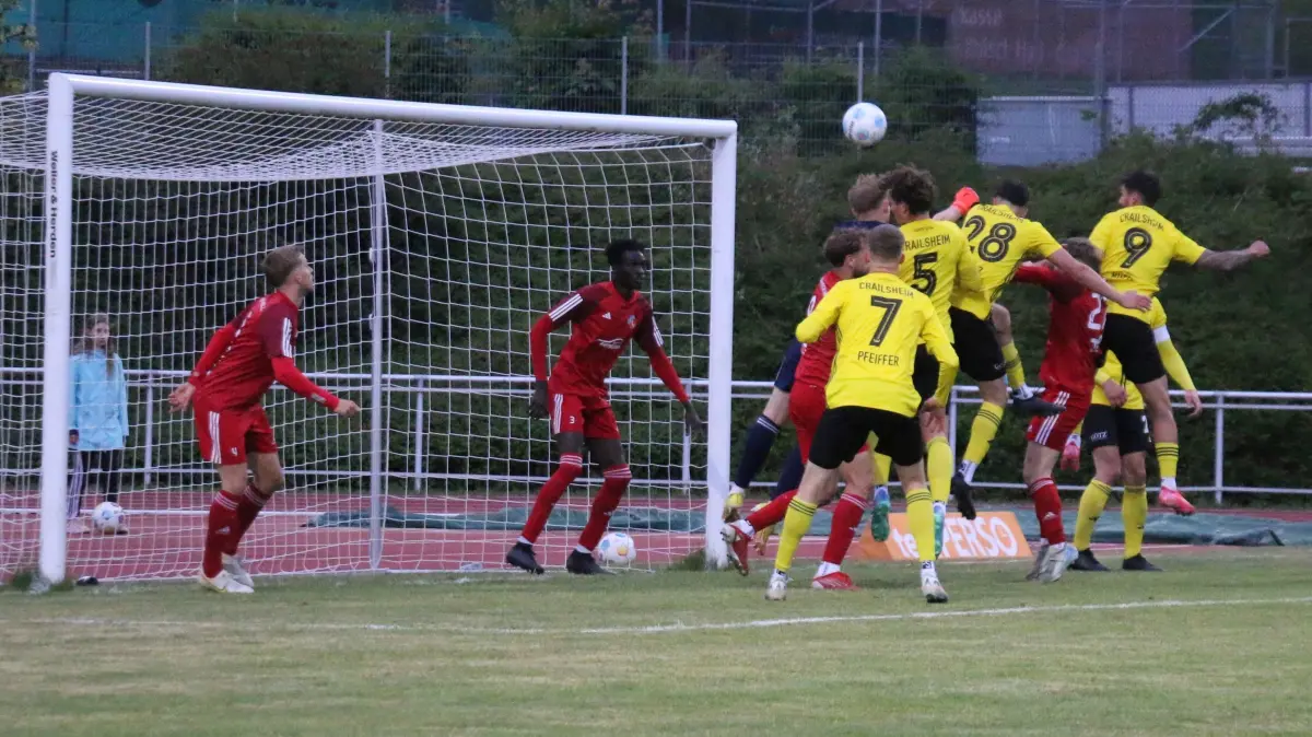 Ein letztes Mal geht der TSV Crailsheim (gelb) in dieser Saison in der Landesliga 1 auf Torejagd.