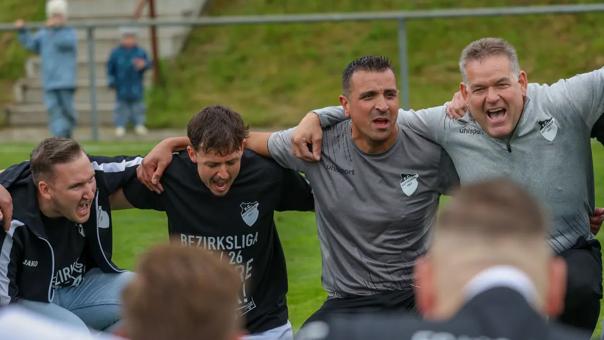 FC Hüttisheim gegen Ermingen Fußball - Aufstieg - Jubel , Rafael da Silva