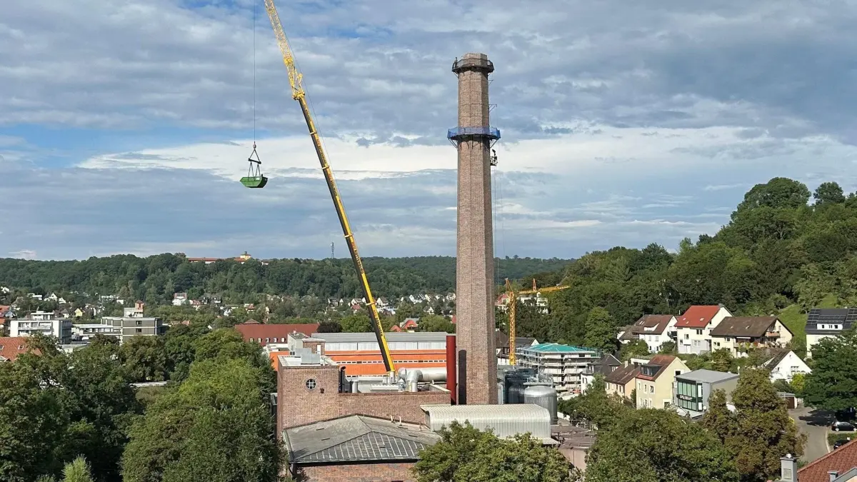 Tübingen Brunnenstraße Stadtwerke Tübingen SWT Schornstein Fernwärmekraftwerk Abbau Rückbau 75 Meter auf 50 Meter