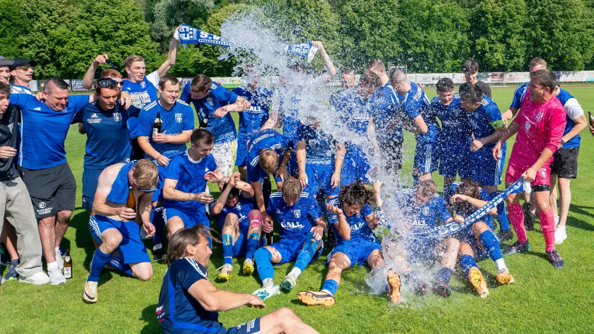 Fußball, Donau/Iller, Relegation: Finale um die Bezirksliga, SV Eggingen blau gegen TSV Regglisweiler in Illerrieden