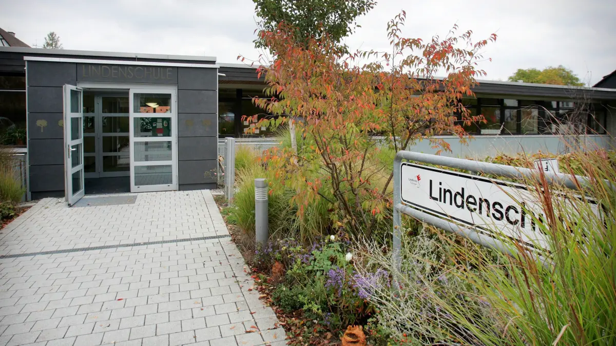 (ohne Überschrift): Vorsicht: Dieses Foto ist möglicherweise nur für den einstigen Verlag Schwäbisches Tagblatt verwendbar. Rottenburg, Lindenschule. Bild: Mozer
23-10-2008 / Bild: MOZER