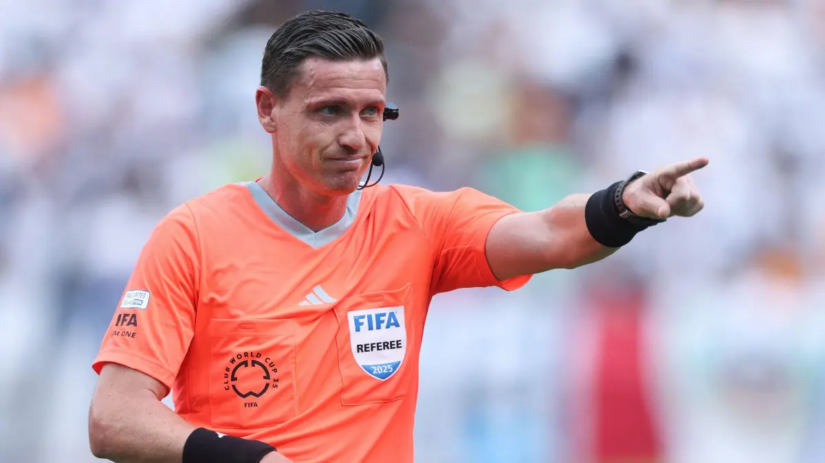 Real Madrid CF v CF Pachuca: Group H - FIFA Club World Cup 2025: CHARLOTTE, NORTH CAROLINA - JUNE 22: Referee Ramon Abatti Abel points during the FIFA Club World Cup 2025 group H match between Real Madrid CF and CF Pachuca at Bank of America Stadium on June 22, 2025 in Charlotte, North Carolina. Richard Pelham/Getty Images/AFP (Photo by Richard Pelham / GETTY IMAGES NORTH AMERICA / Getty Images via AFP)