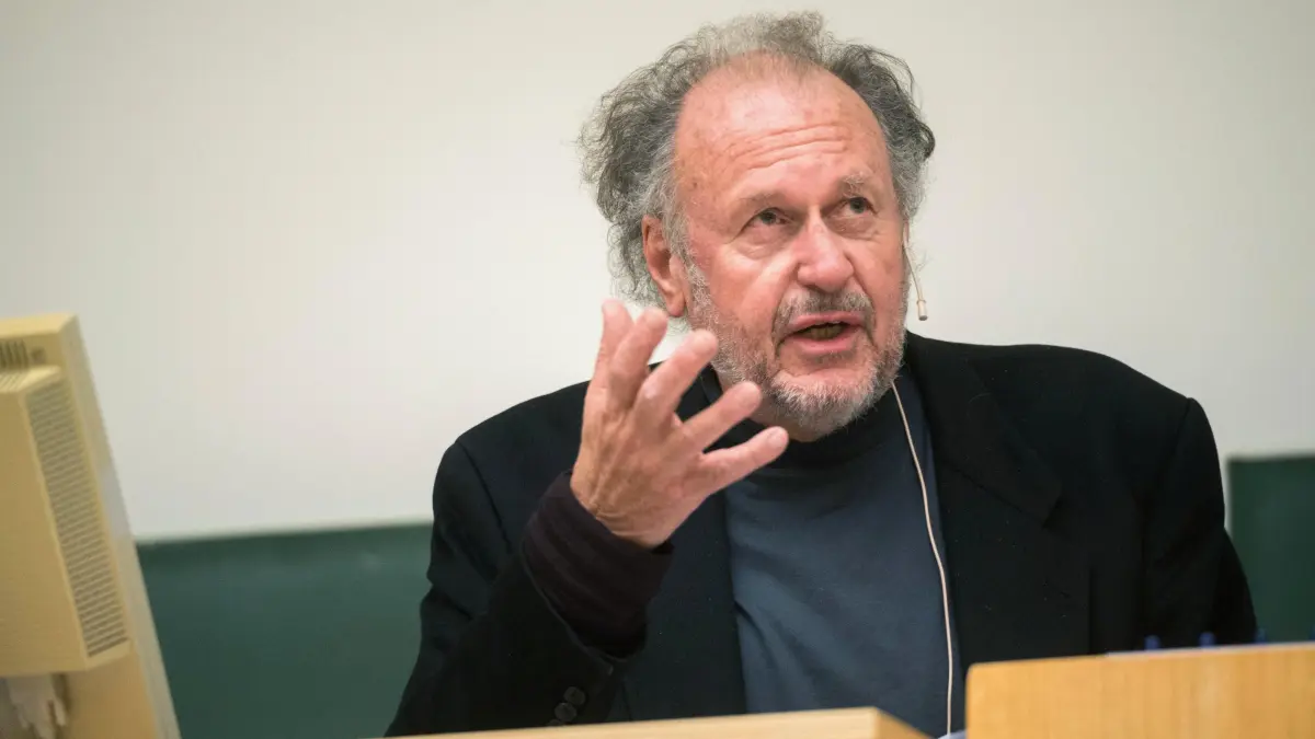 (ohne Überschrift): Vorsicht: Dieses Foto ist möglicherweise nur für den einstigen Verlag Schwäbisches Tagblatt verwendbar. Prof. Jürgen Wertheimer im Kupferbau
07.11.18 Bild: Metz