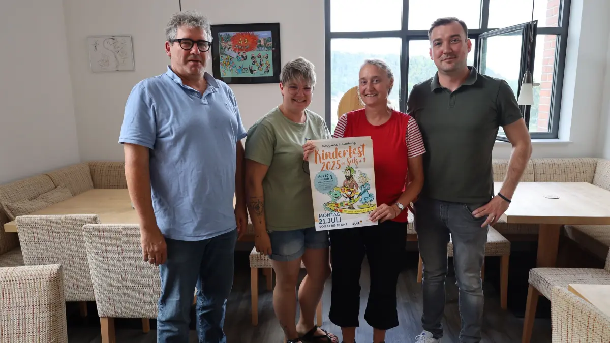 Sie laden zum Neckar- und Kinderfest ein (von links): Hans Gühring, Sabrina Wagner, Gertrud Teller und Thomas Rupp.
