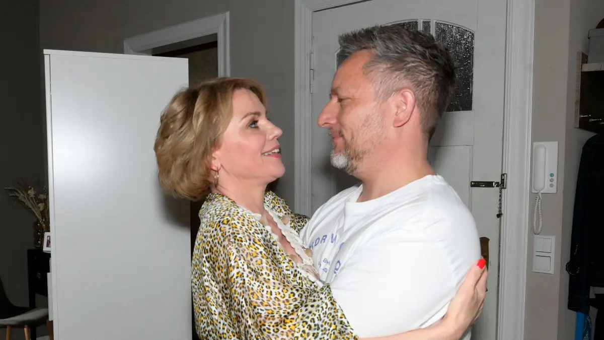 Yvonne (Gisa Zach) schläft bei GZSZ mit ihrem Ex-Mann Michi (Lars Pape).