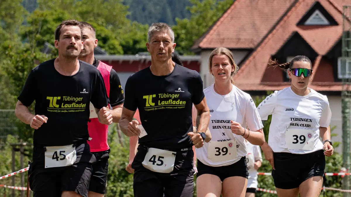100 Killometer Staffellauf Uni Tuebingen, 28.06.2025: TEAM Tübinger Laufladen Lauftreff (#45), TEAM TRC Turbotaschen 2 (#39)
100 Killometer Staffellauf Uni Tuebingen, 28.06.2025
Foto: Eibner-Pressefoto/Cornelius Mann