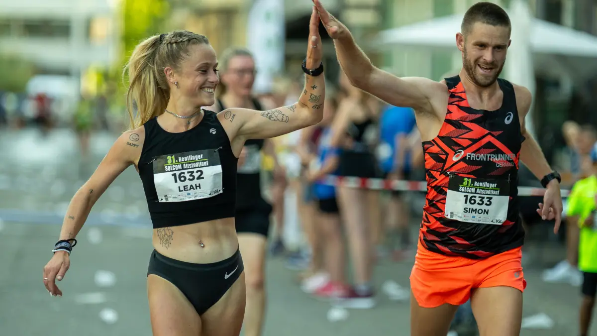 GER, 31. Reutlinger Solcom Altstadtlauf, IGL, Jedermannlauf, 05.07.2025: Leah Hanle (TSV Holzelfingen, #1632), 10km, Simon Hanle (TSV Holzelfingen, #1633), 10km,
GER, 31. Reutlinger Solcom Altstadtlauf, IGL, Jedermannlauf, 05.07.2025,
Eibner-Pressefoto/Sascha Walther