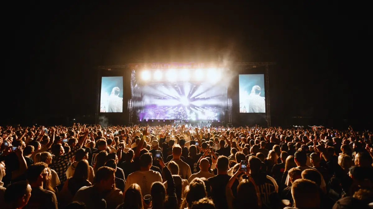 Neu-Ulm, Wiley Sportpark: SIDO - 25 Jahre SIDO - Die Jubiläumstour / Support: Estikay(DONAU 3 FM & Allgäu Concerts)