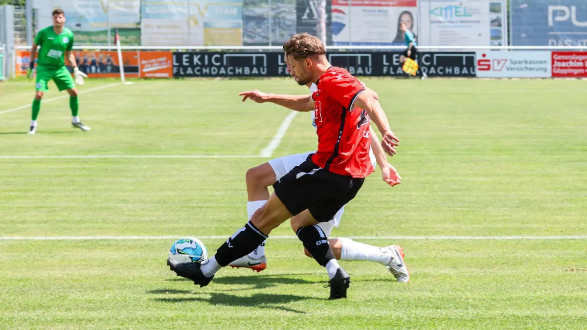 1. Göppinger SV - Young Boys Reutlingen: 1. Göppinger SV - Young Boys Reutlingen
Marcel Schmidts (20)
