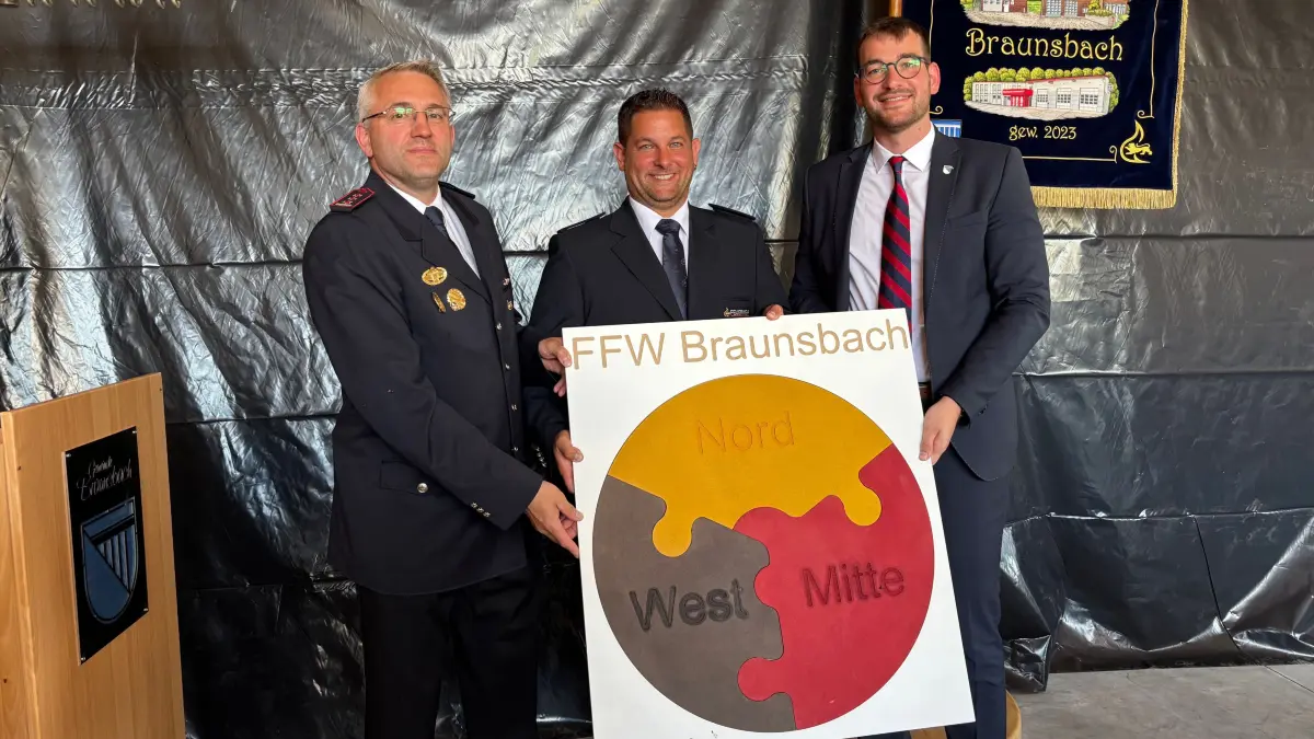 Die Erweiterung des Feuerwehrmagazins Arnsdorf wird zünftig gefeiert