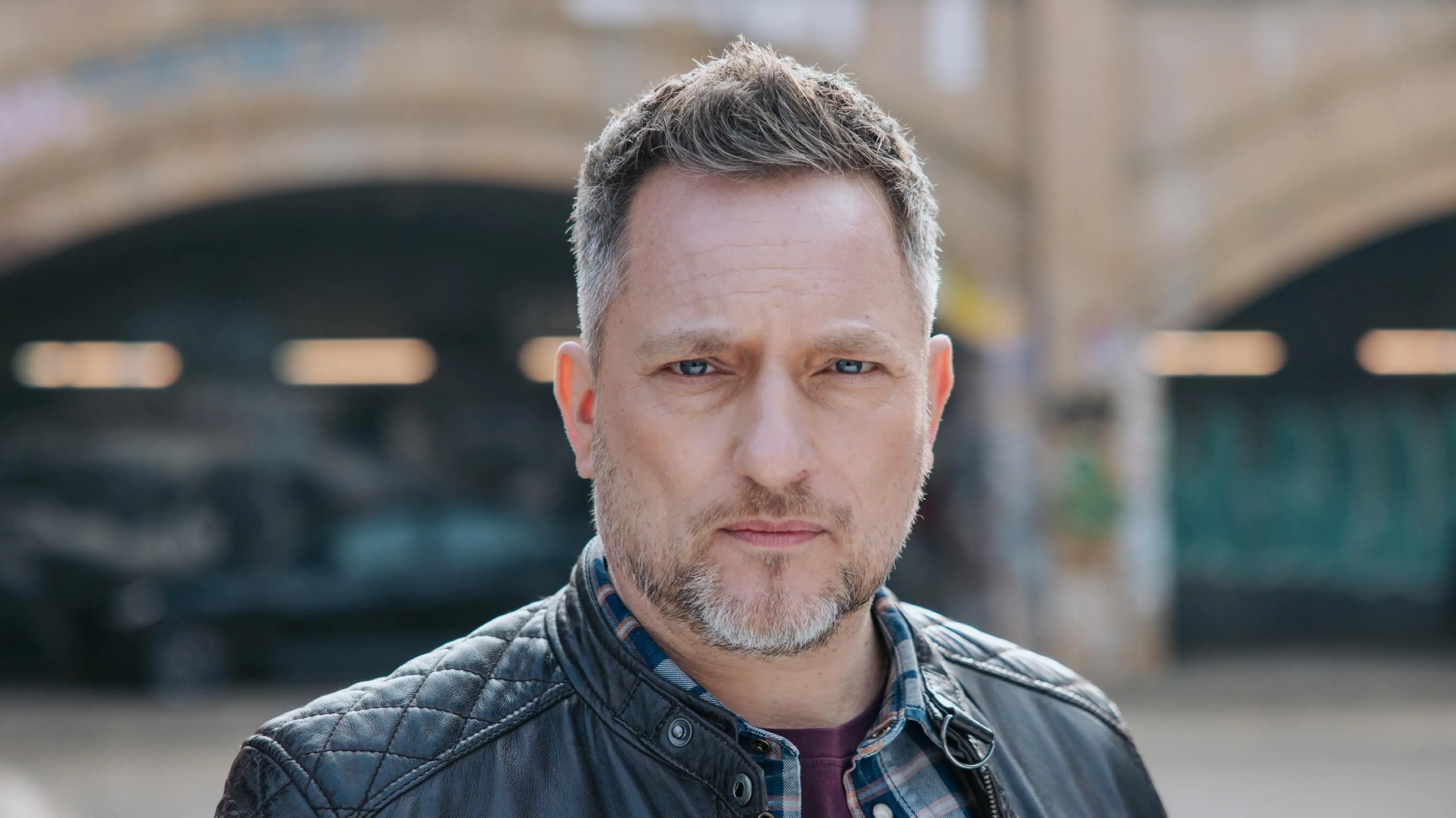 GZSZ-Serienliebling Michi (Lars Pape) ist aktuell frisch verliebt.