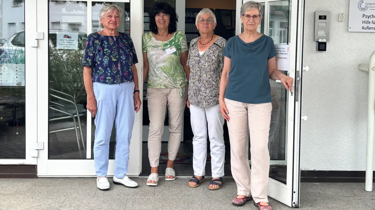 Die vier Fachfrauen beraten Demenz-Angehörige, organisieren eine Selbsthilfegruppe und betreiben Lobby-Arbeit. Von links: Christa Krauss, Christiane Straßer, Irmgard Seyfried und Elfriede Adler-Merbach.