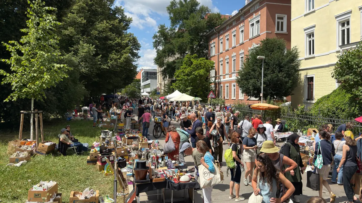 Flohmarkt Uhlandstraße