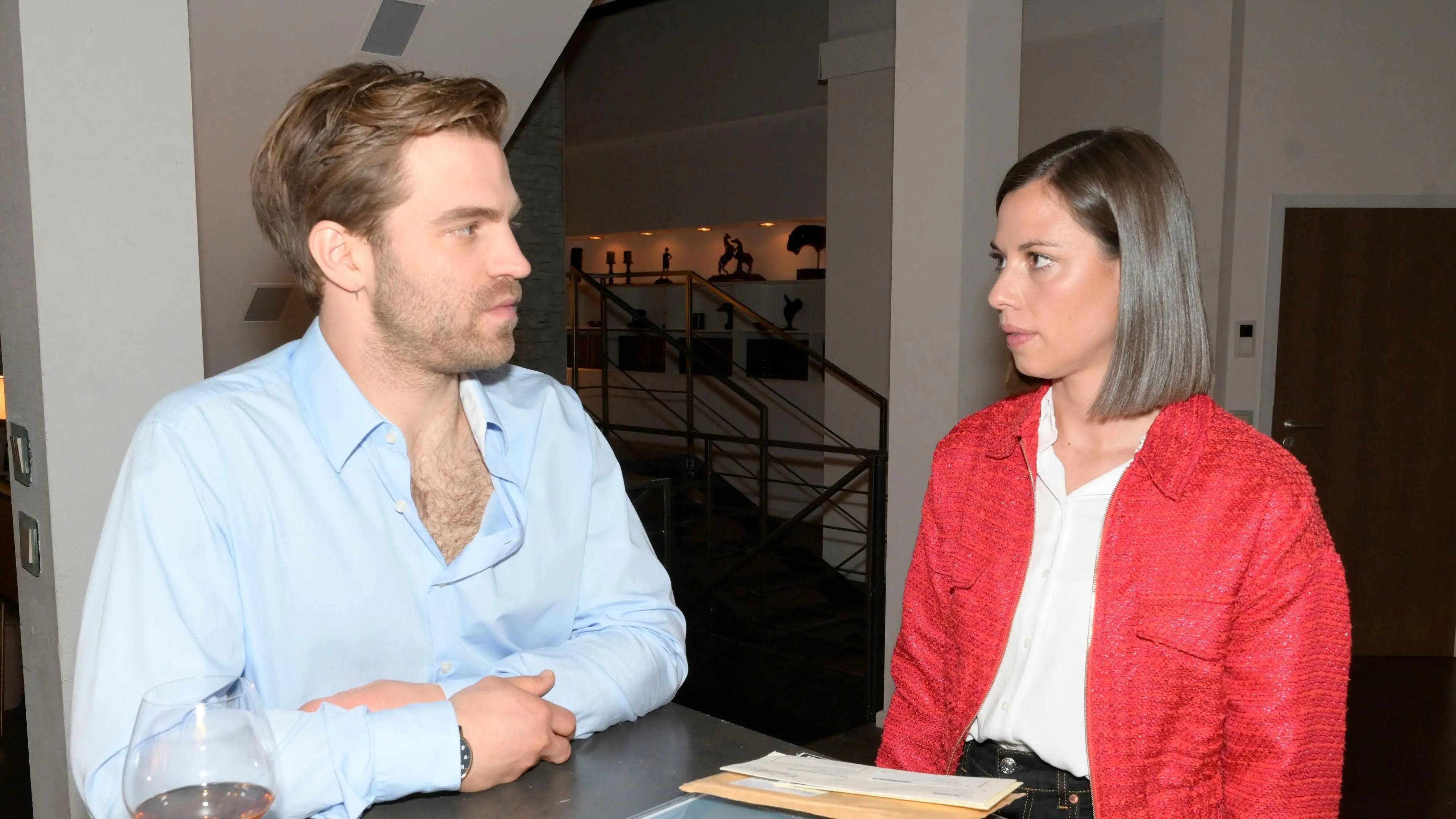 Julian (Onno Buß) und Matilda (Anna-Katharina Fecher) haben derzeit kein gutes Verhältnis.