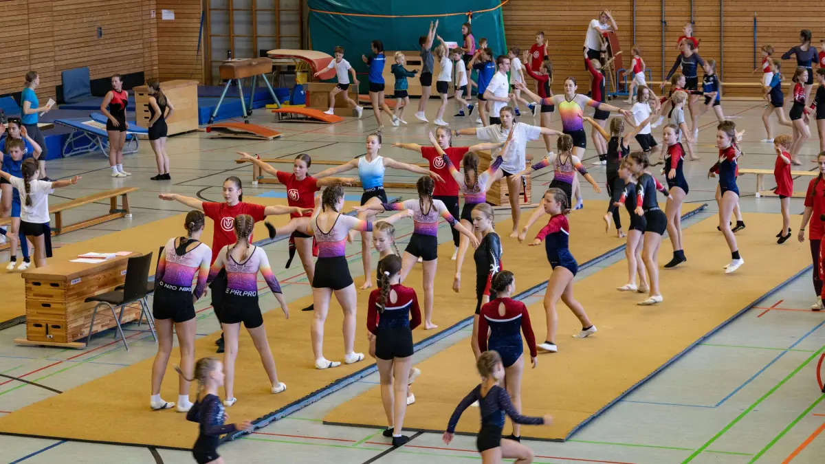 Turnen/Leichtathletik: Gau- Kinder- und Jugendturnfest in Uhingen, Haldenbergstadion und Haldenberghalle