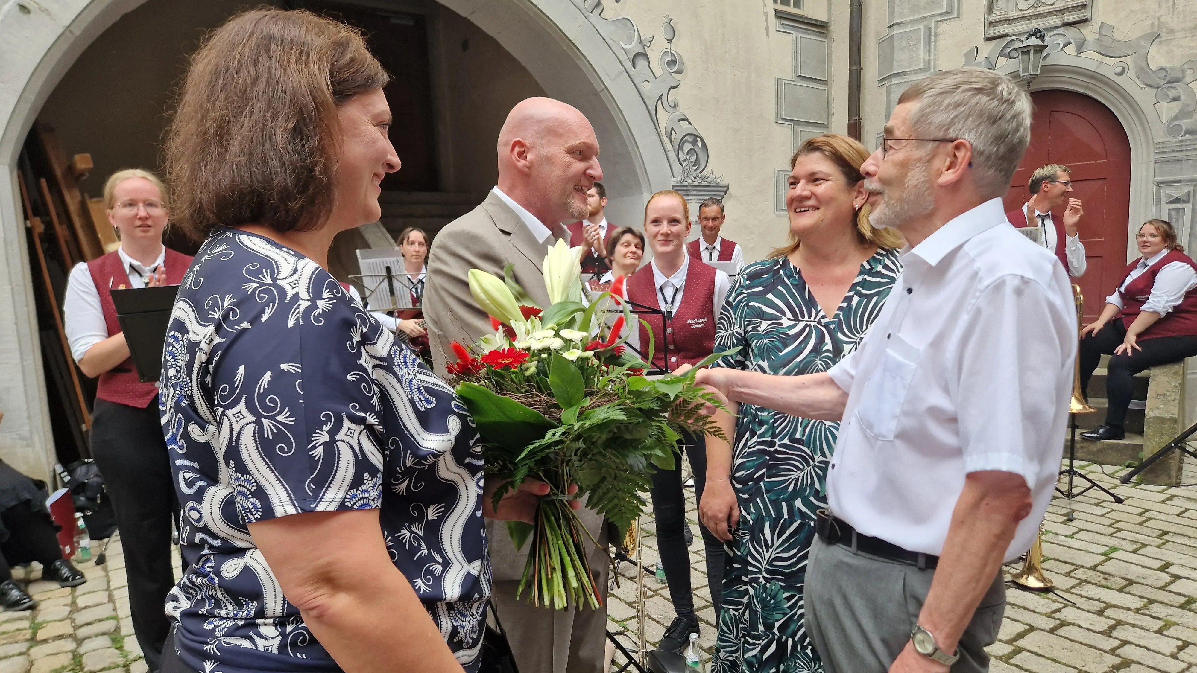 B rgermeisterwahl In Gaildorf Stephen Brauer Als B rgermeister Gew hlt b-rgermeisterwahl-in-gaildorf-stephen-brauer-als-b-rgermeister-gew-hlt