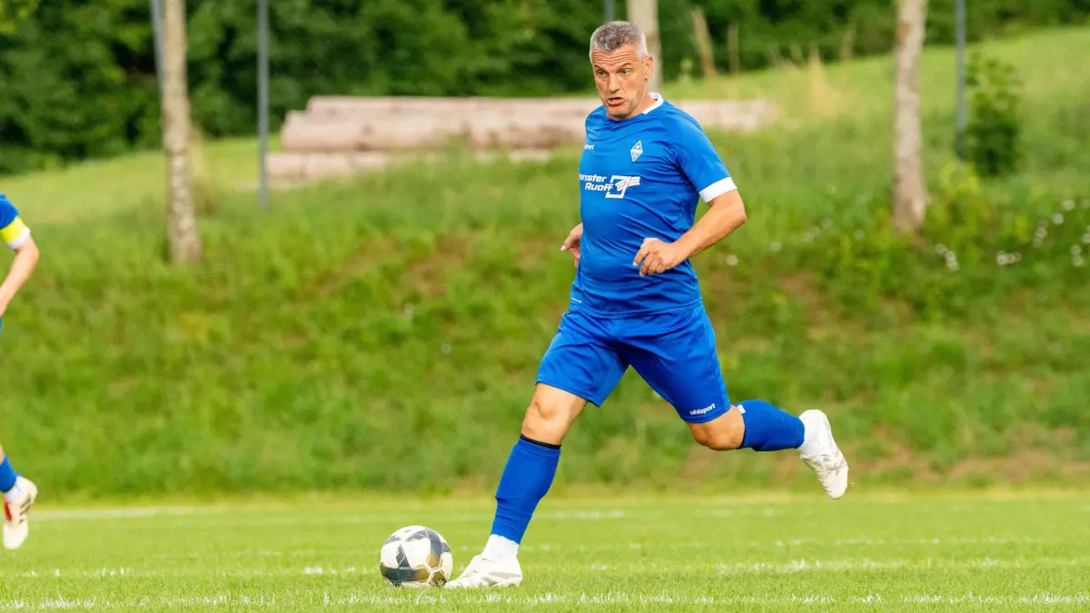Oeschingen, Steinlach-Cup Jugendturnier, Begegnung SV Nehren vs. VFB Bodelshausen, Fussball, Suedwest, 2025/2026, 21.07.2025, : Jasmin Dubinovic (VFB Bodelshausen, #05),
Oeschingen, Steinlach-Cup Jugendturnier, Begegnung SV Nehren vs. VFB Bodelshausen, Fussball, Suedwest, 2025/2026, 21.07.2025,
Foto: Eibner-Pressefoto/Manuel Flierl