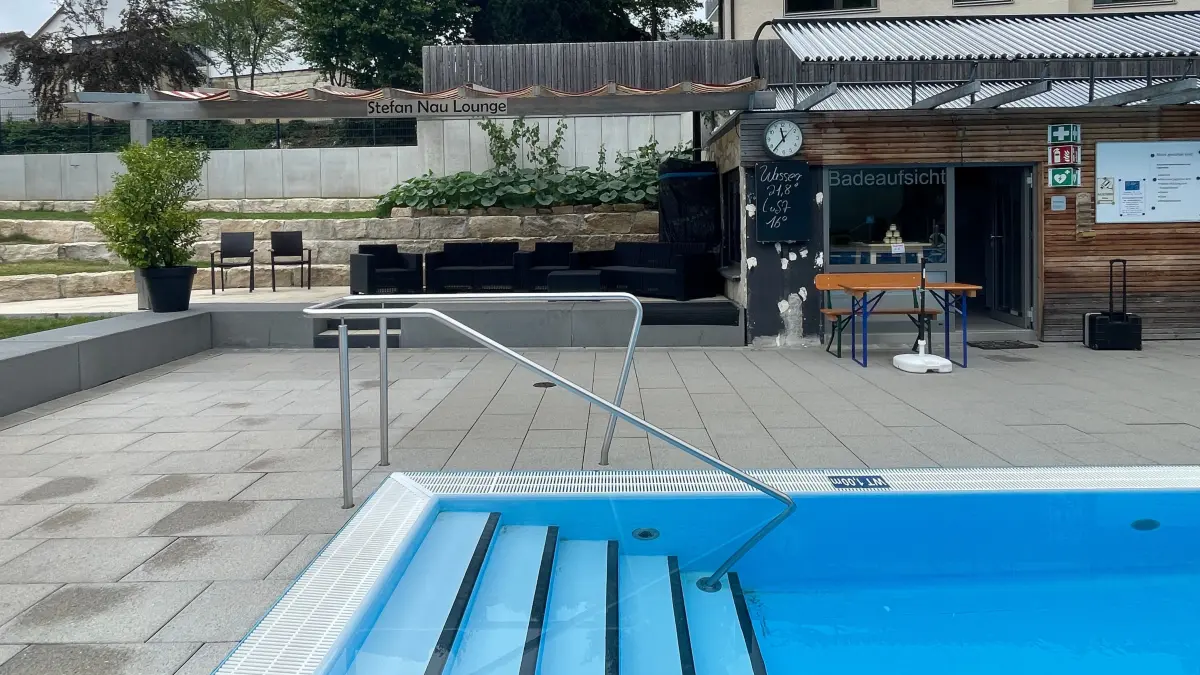 Stefan Nau Lounge im Dettenhäuser Freibad