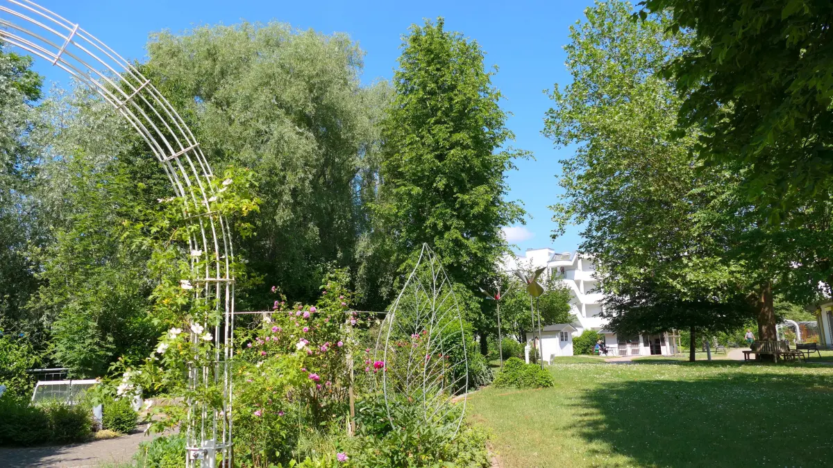 Im Garten des Pflegezentrums St. Elisabeth