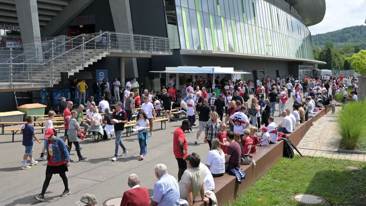 Fussball Ehrungen - 120 Jahre SSV Reutlingen: Fussball / 120 Jahre SSV / Ehrungen SSV Mitglieger // 2025-07-26 // Foto: Joachim Baur //
