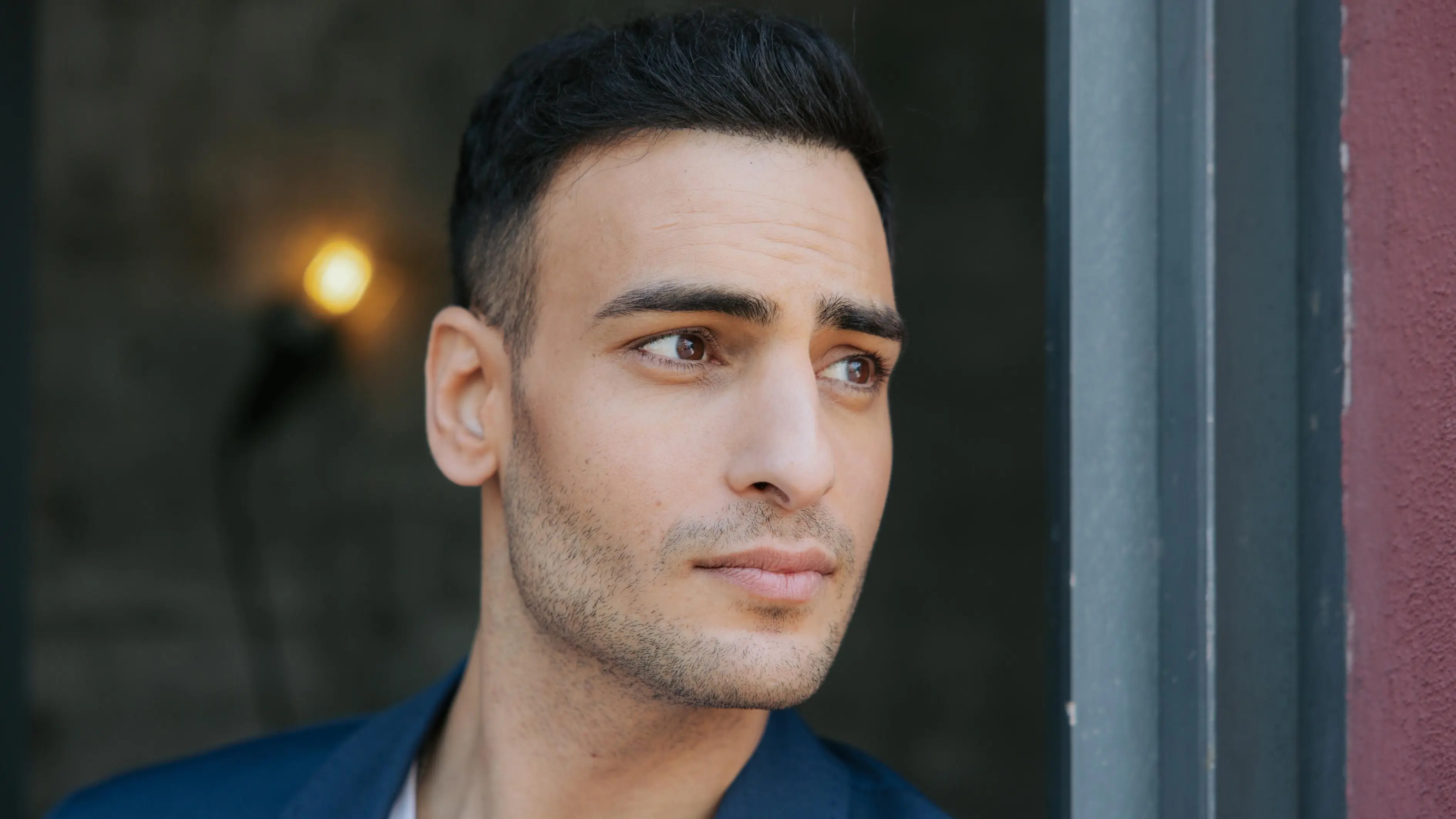 Nihat (Timur Ülker) erfährt Unglaubliches.