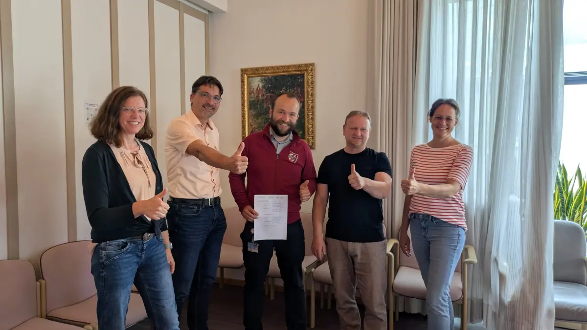 Kooperationspartner beim Projekt Klangzauber in Schelklingen (von links): Rektorin Annegret Pöhler (Grundschule Justingen-Ingstetten, Bürgermeister Ruckh, Christoph Bierer von der Stadtkapelle, Rektor Torsten Knaudt von der Heinrich-Kaim-Grundschule in Schelklingen und Katharina Kohler von der Grundschule Schmiechen.