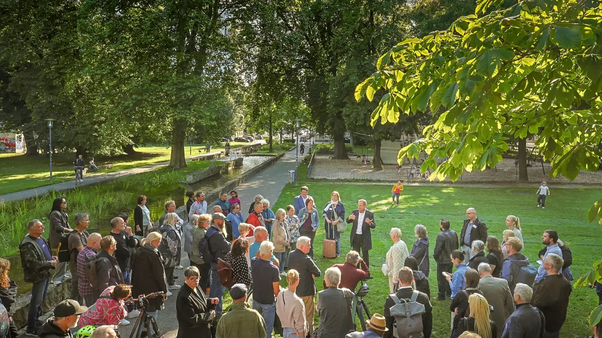 Stadt Ulm lädt zum Vor-Ort-Termin am Karlsplatz ein