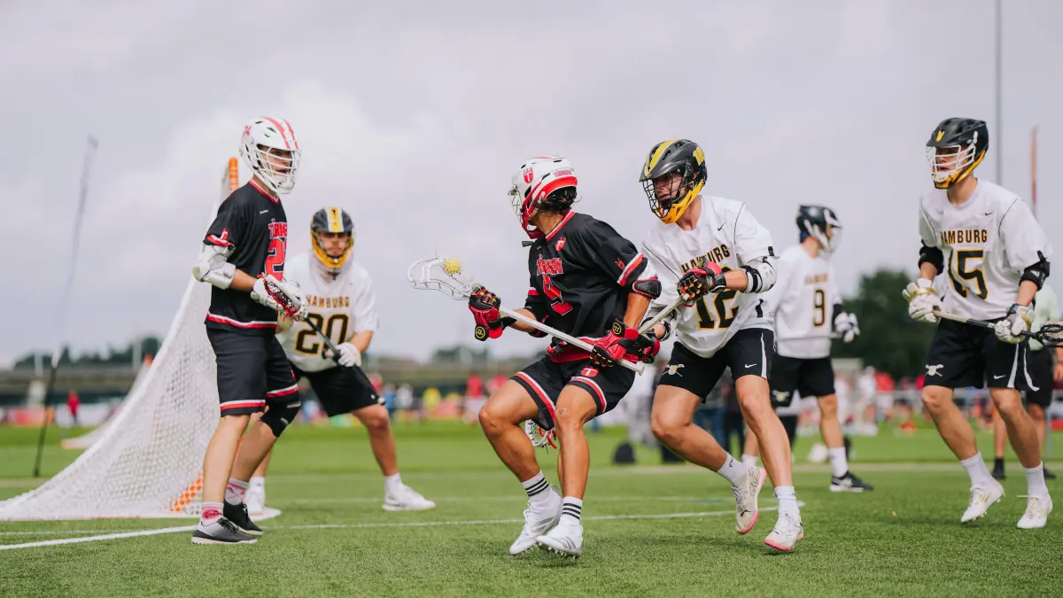 Die Finals, Lacrosse, Deutsche Meisterschaft, Saison 2025, 01.08.2025: Spieler der TSG Tuebingen in der Zone vor dem Tor, Die Finals, Lacrosse, Deutsche Meisterschaft, Saison 2025, 01.08.2025 Die Finals, Lacrosse, Deutsche Meisterschaft, Saison 2025, 01.08.2025 Dresden *** TSG Tuebingen players in the zone in front of the goal, The Finals, Lacrosse, German Championship, 2025 season, 01 08 2025 The Finals, Lacrosse, German Championship, 2025 season, 01 08 2025 Dresden Copyright: xEibner-Pressefoto/LarsxNeumannx EP_LNN