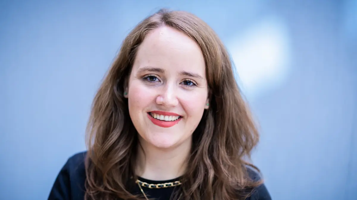 PRODUKTION - 01.07.2025, Berlin: Ricarda Lang (Bündnis 90/Die Grünen), Mitglied des Deutschen Bundestages, aufgenommen nach einem Interview im dpa Newsroom. (zu dpa: «Ricarda Lang ist «in der Kinderplanung»») Foto: Christoph Soeder/dpa +++ dpa-Bildfunk +++